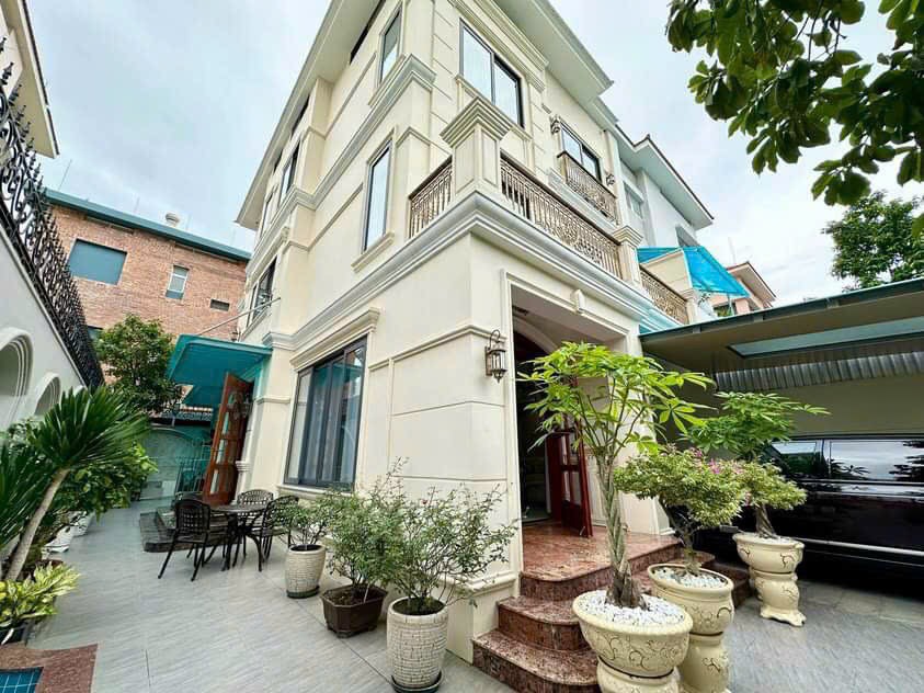 Bán Biệt Thự Song Lập Mỹ Hoàng 212 Phạm Thái Bường Phú Mỹ Hưng